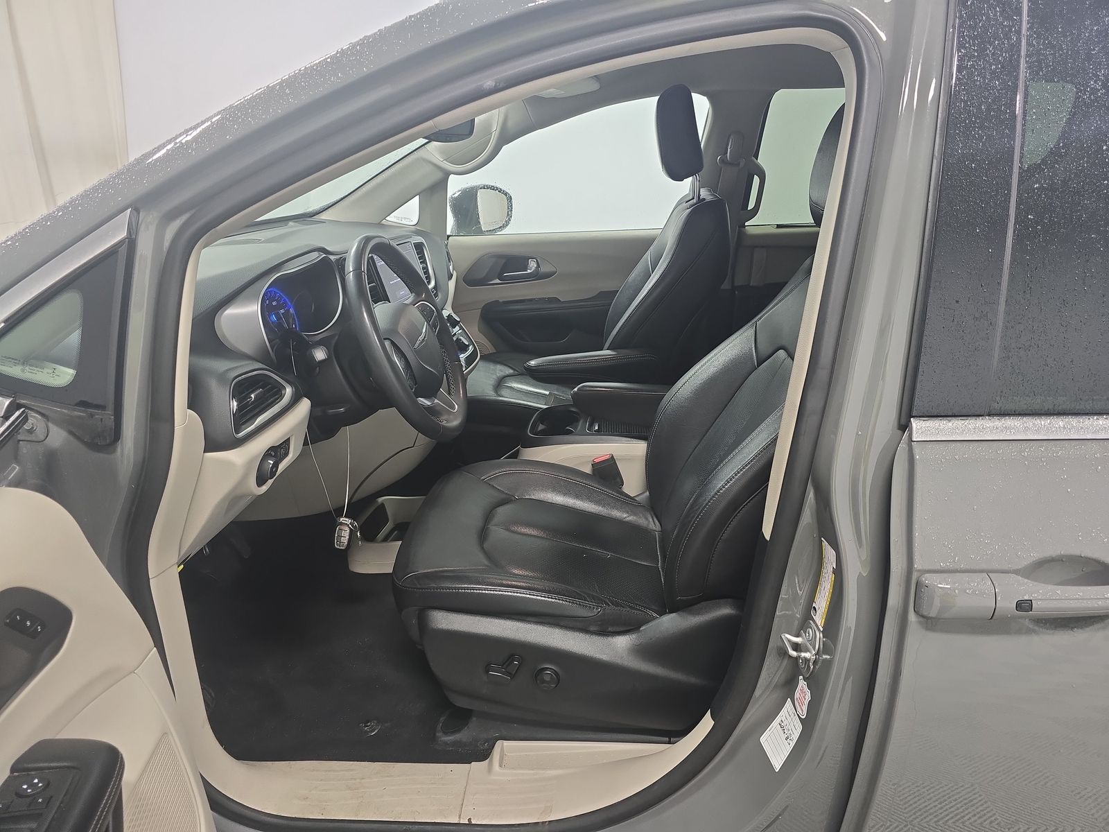 2022 Chrysler Pacifica Touring L FWD