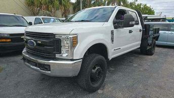 2018 Ford Super Duty F-350 Cab Chassis XL Crew Cab DRW