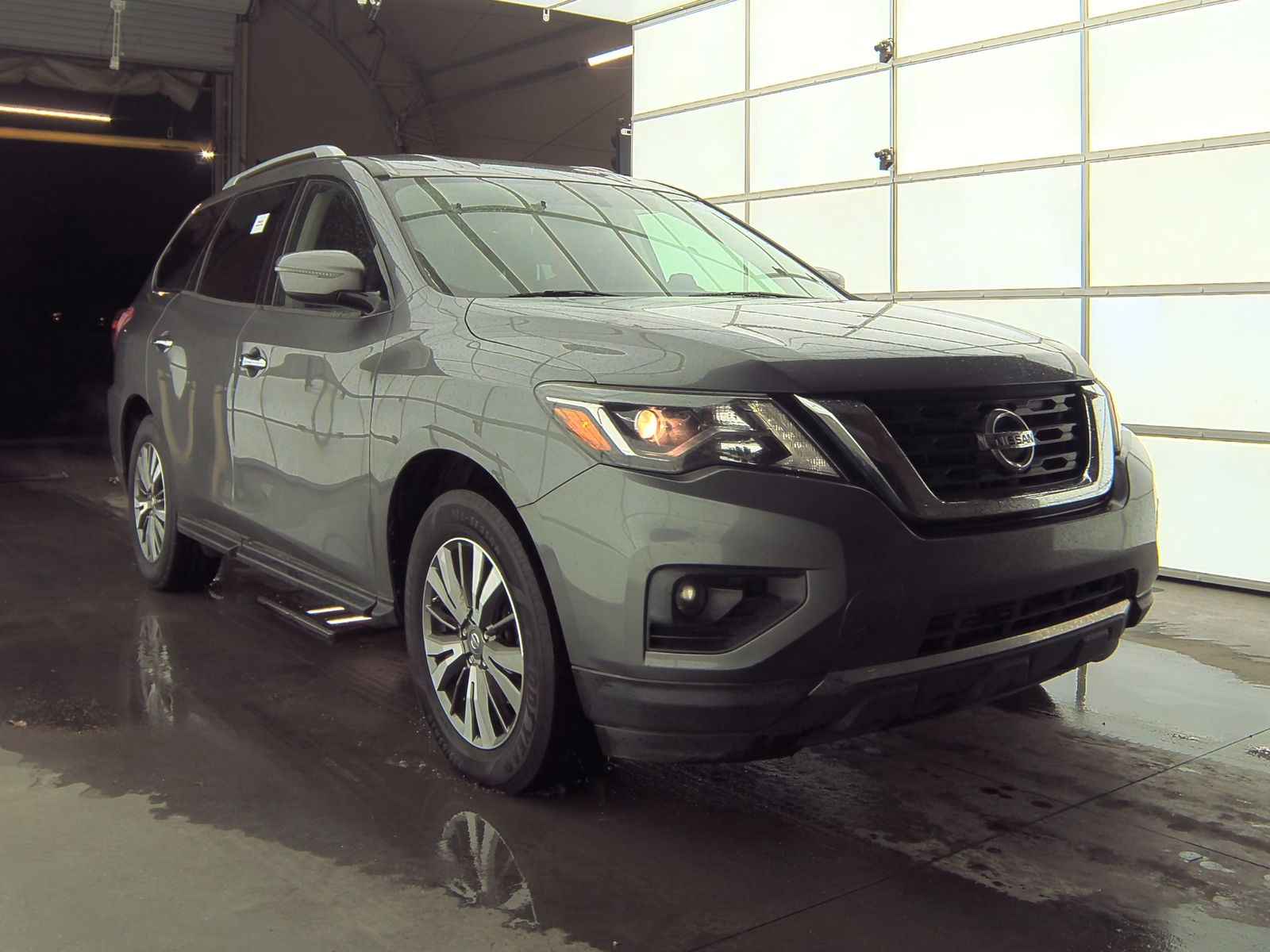 2019 Nissan Pathfinder SV FWD