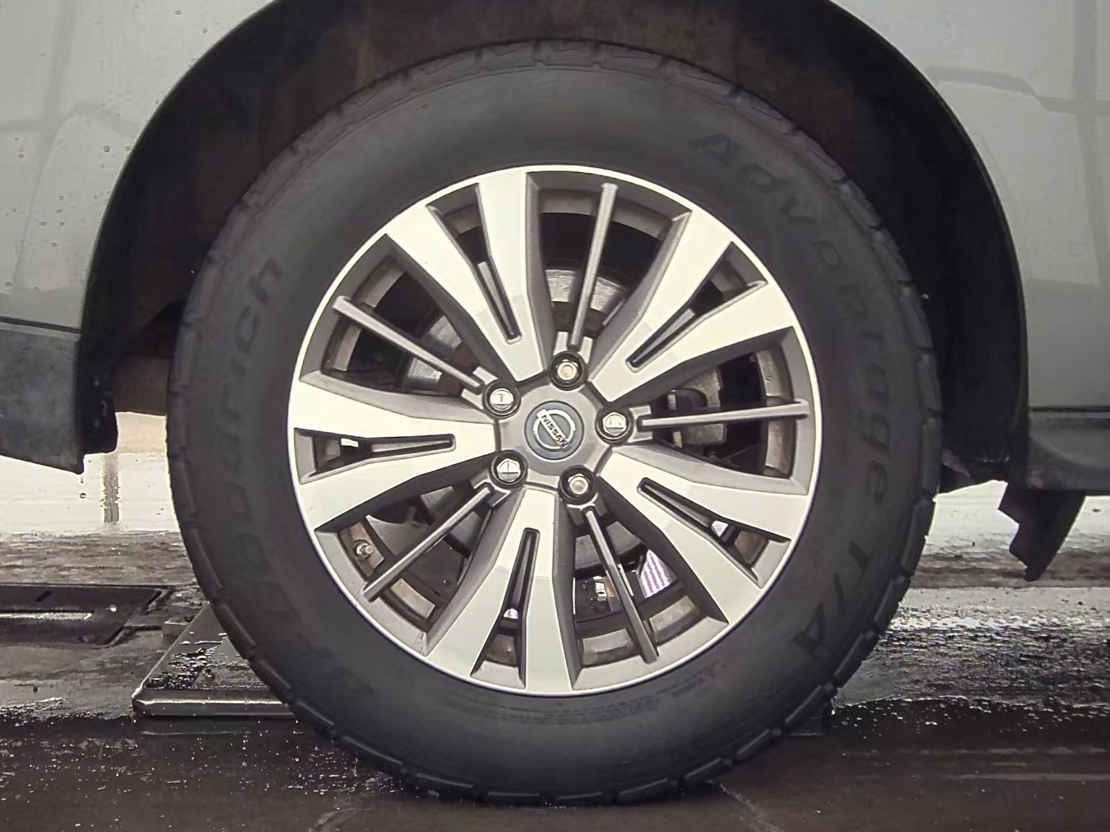 2019 Nissan Pathfinder SV FWD