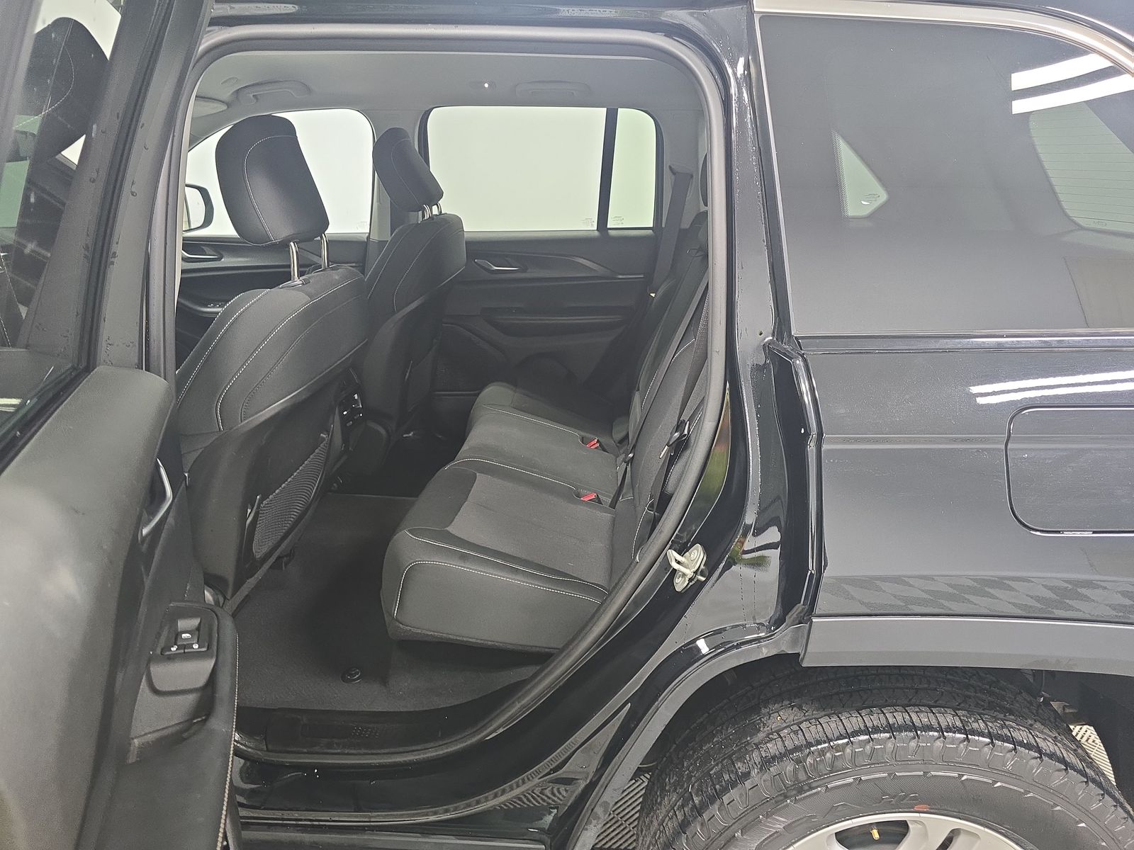 2023 Jeep Grand Cherokee Laredo AWD