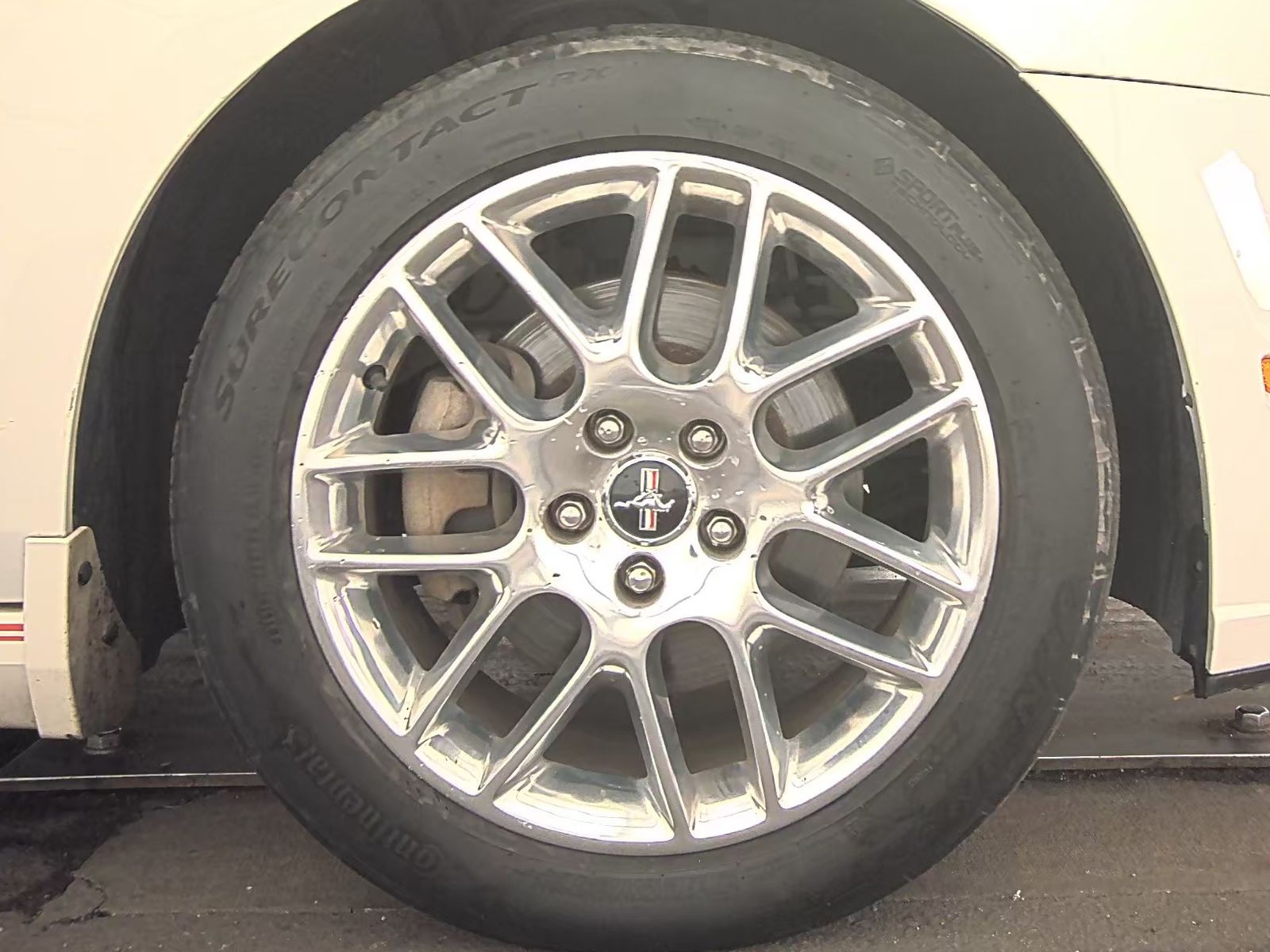 2013 Ford Mustang V6 Premium RWD