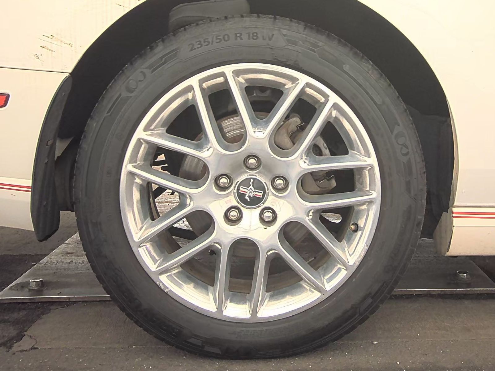 2013 Ford Mustang V6 Premium RWD