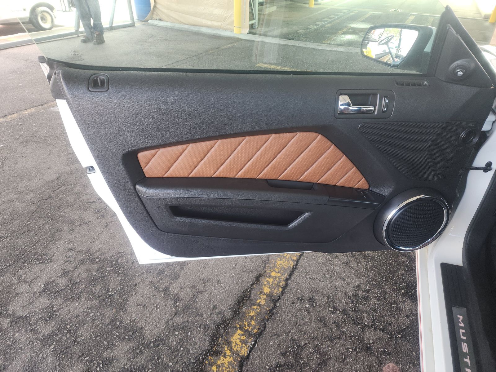 2013 Ford Mustang V6 Premium RWD