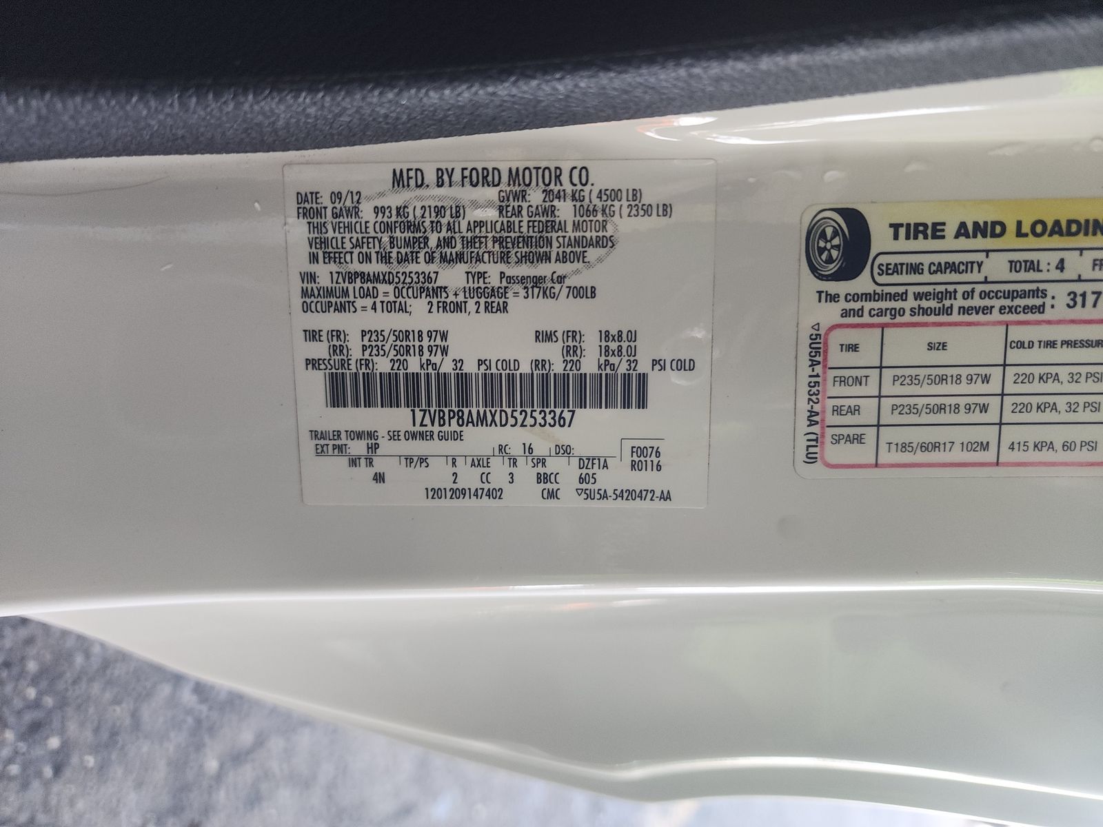 2013 Ford Mustang V6 Premium RWD