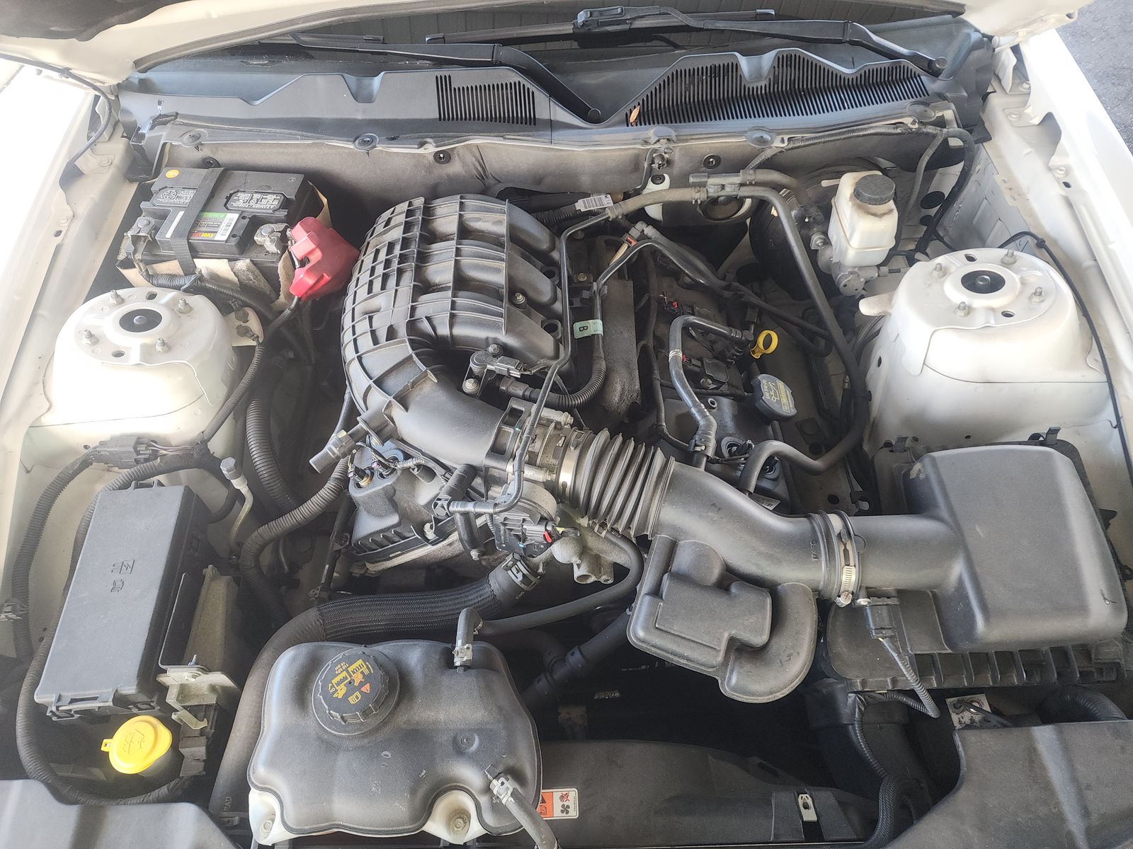 2013 Ford Mustang V6 Premium RWD