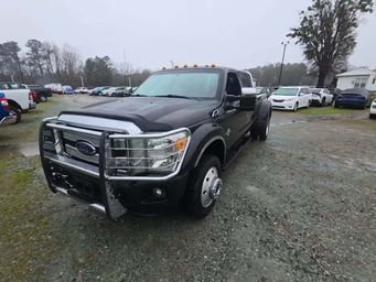 2015 Ford Super Duty F-450 Platinum Crew Cab Long Bed DRW