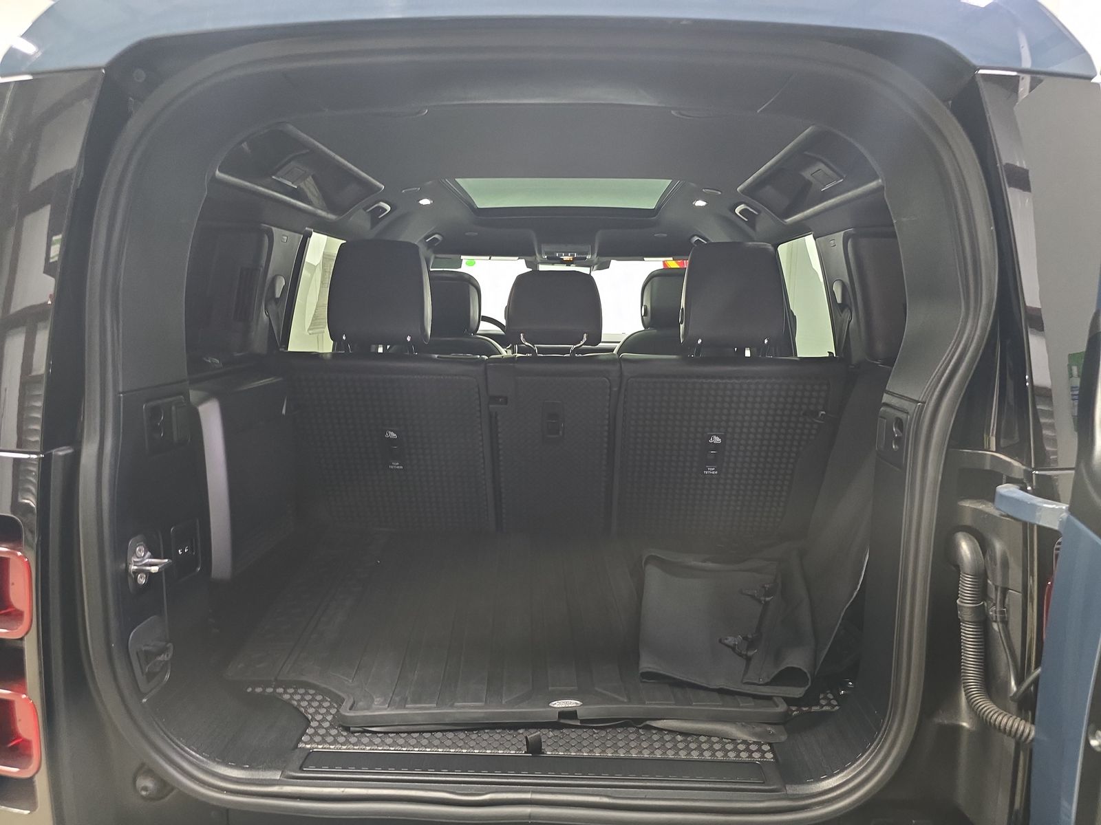 2022 Land Rover Defender 110 X-Dynamic HSE AWD