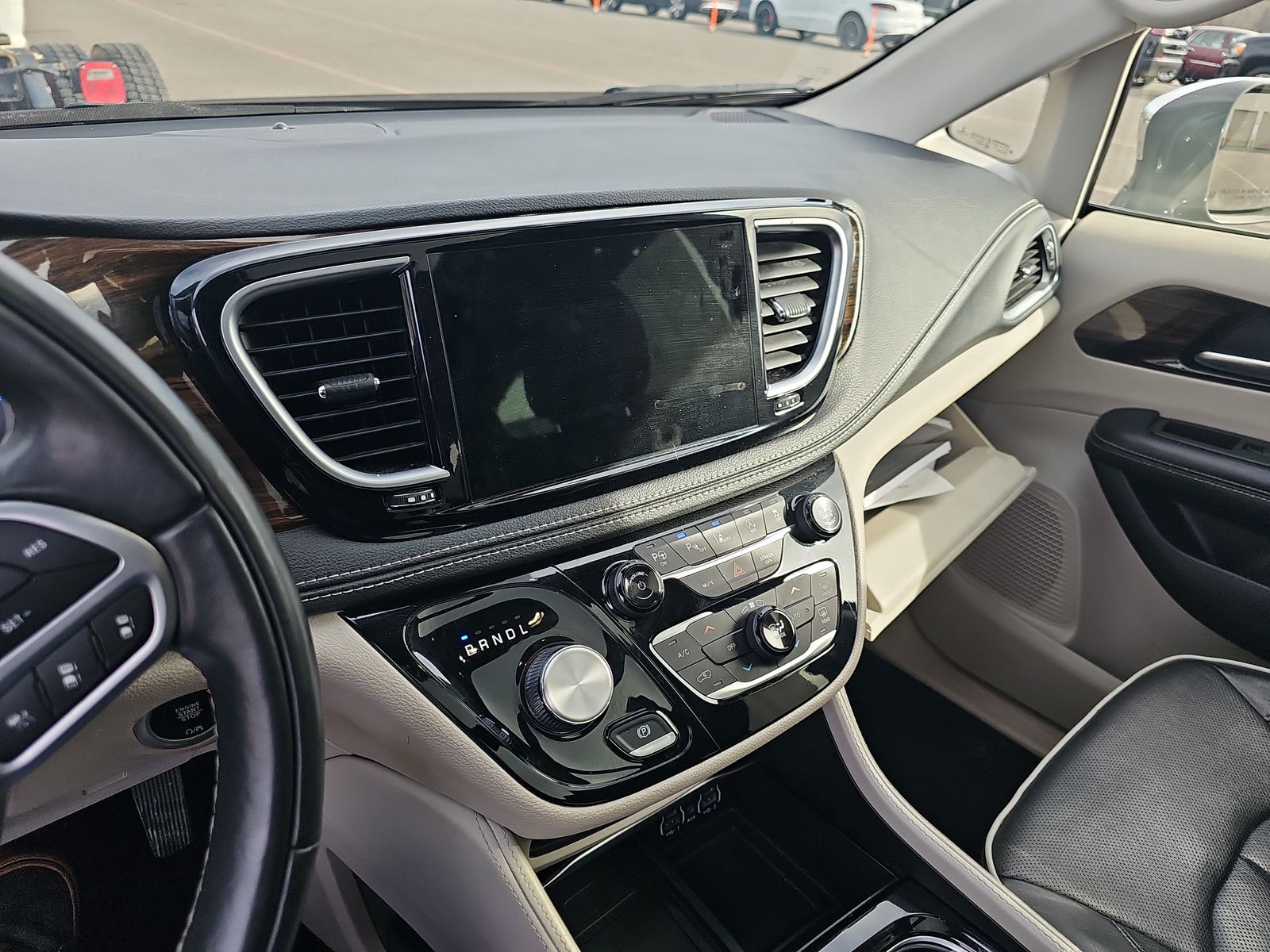 2022 Chrysler Pacifica Limited FWD