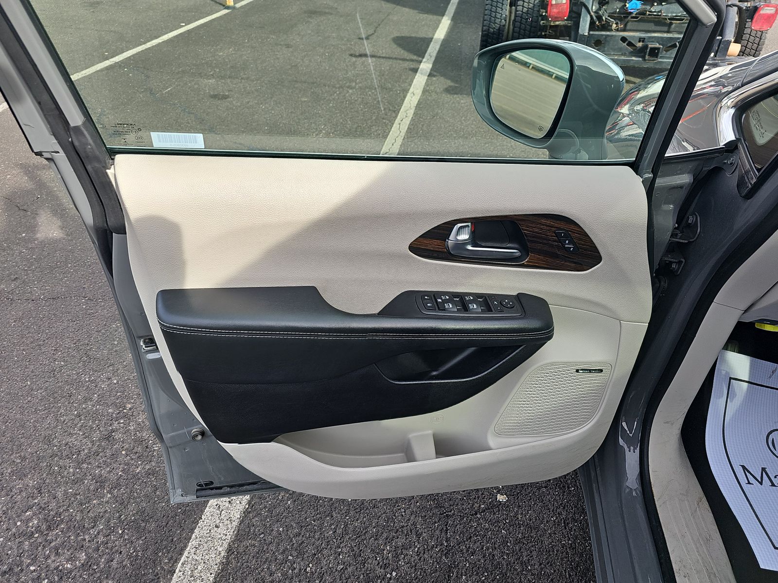 2022 Chrysler Pacifica Limited FWD