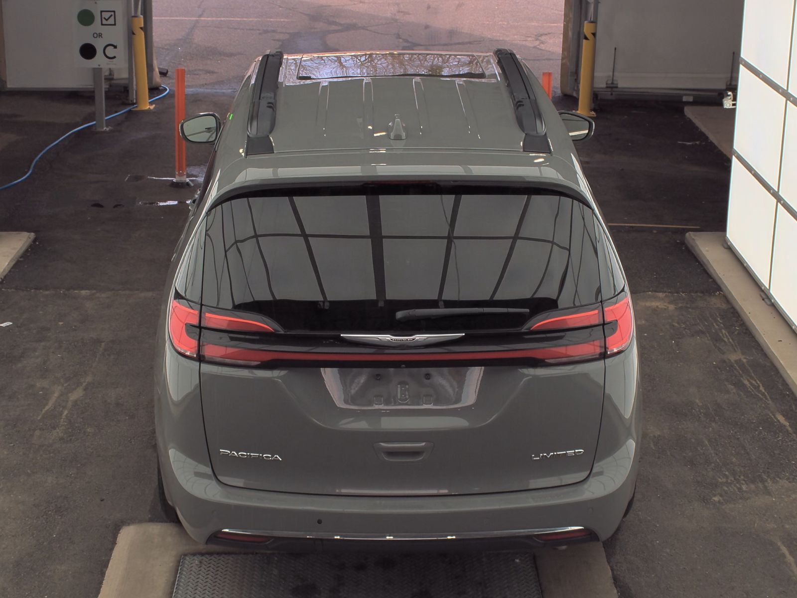 2022 Chrysler Pacifica Limited FWD