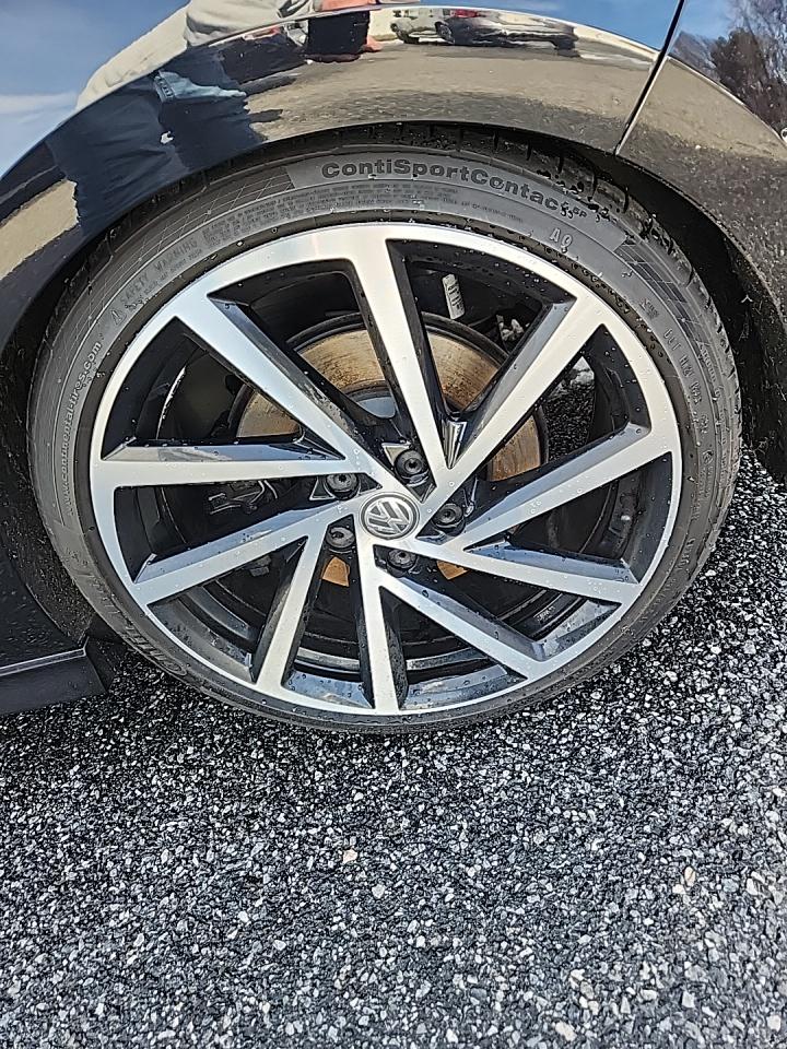 2017 Volkswagen Golf R 2.0T AWD