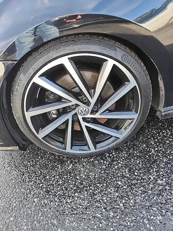 2017 Volkswagen Golf R 2.0T AWD