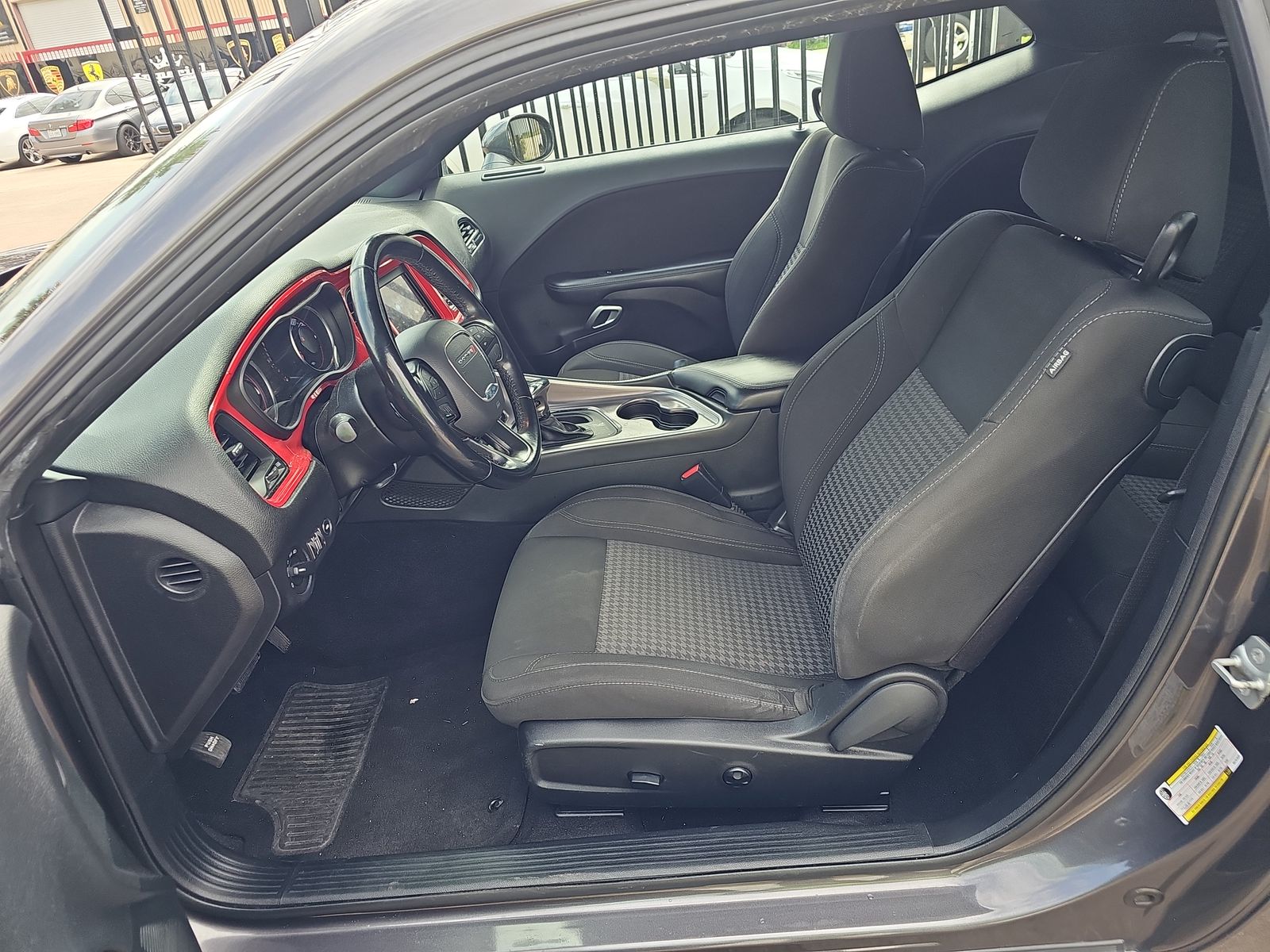 2019 Dodge Challenger SXT RWD