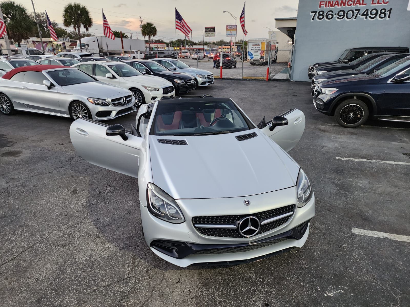 2018 Mercedes-Benz SLC 300