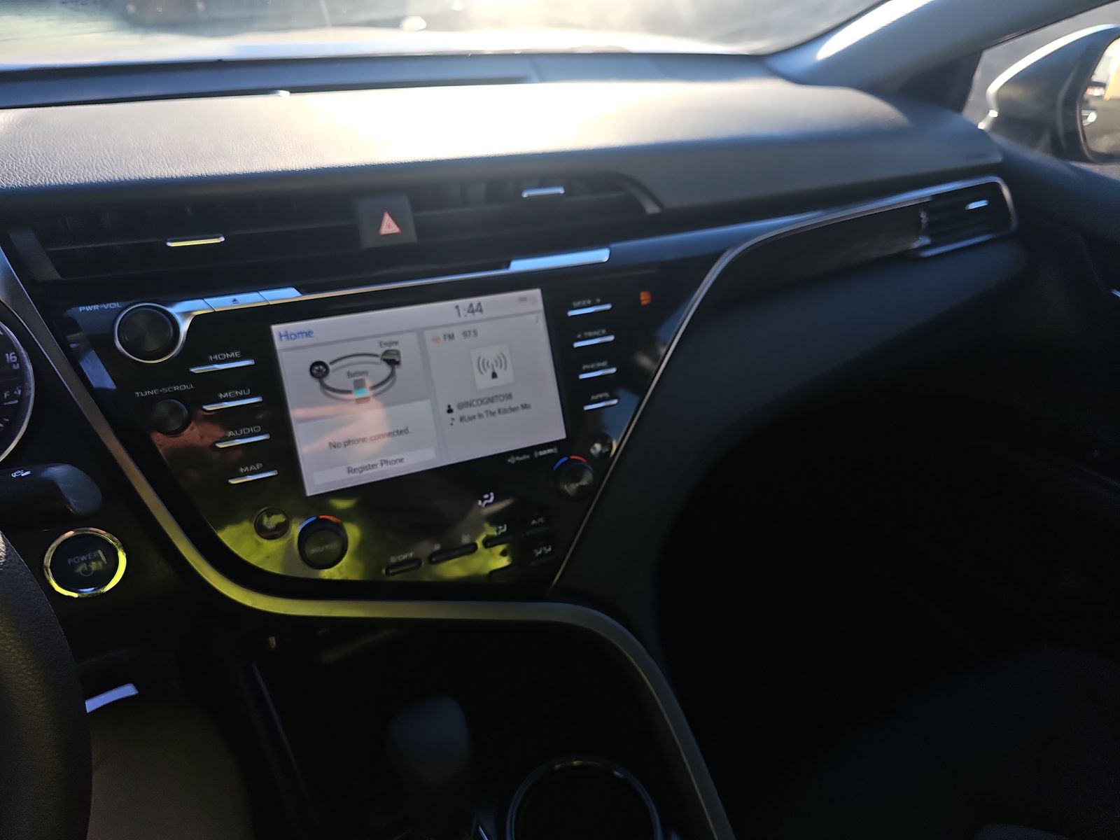 2019 Toyota Camry Hybrid LE FWD