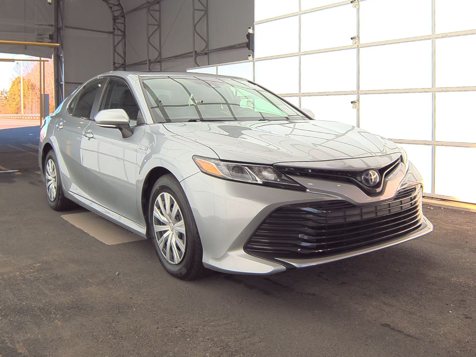 2019 Toyota Camry Hybrid LE FWD