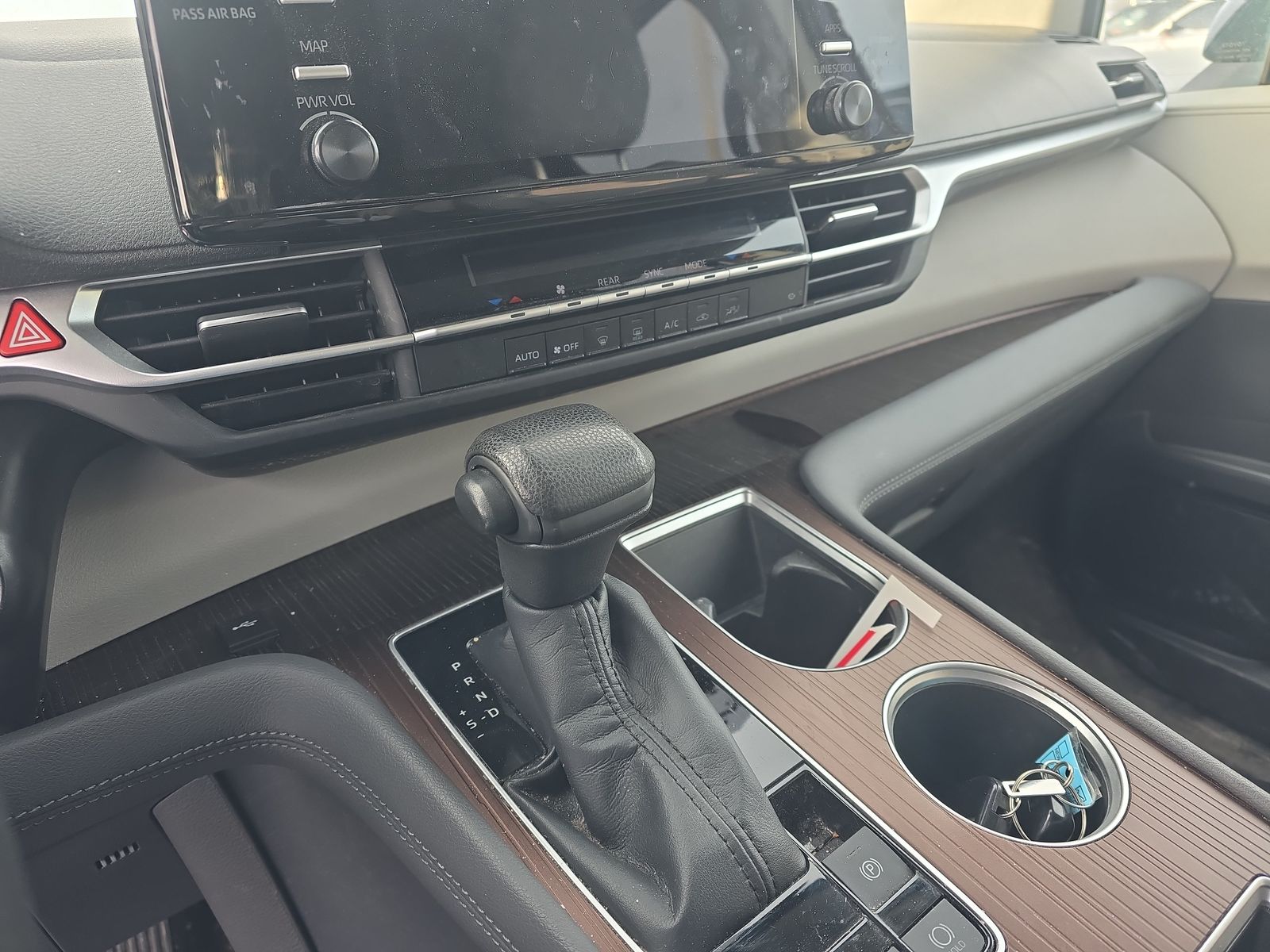 2022 Toyota Sienna LE AWD