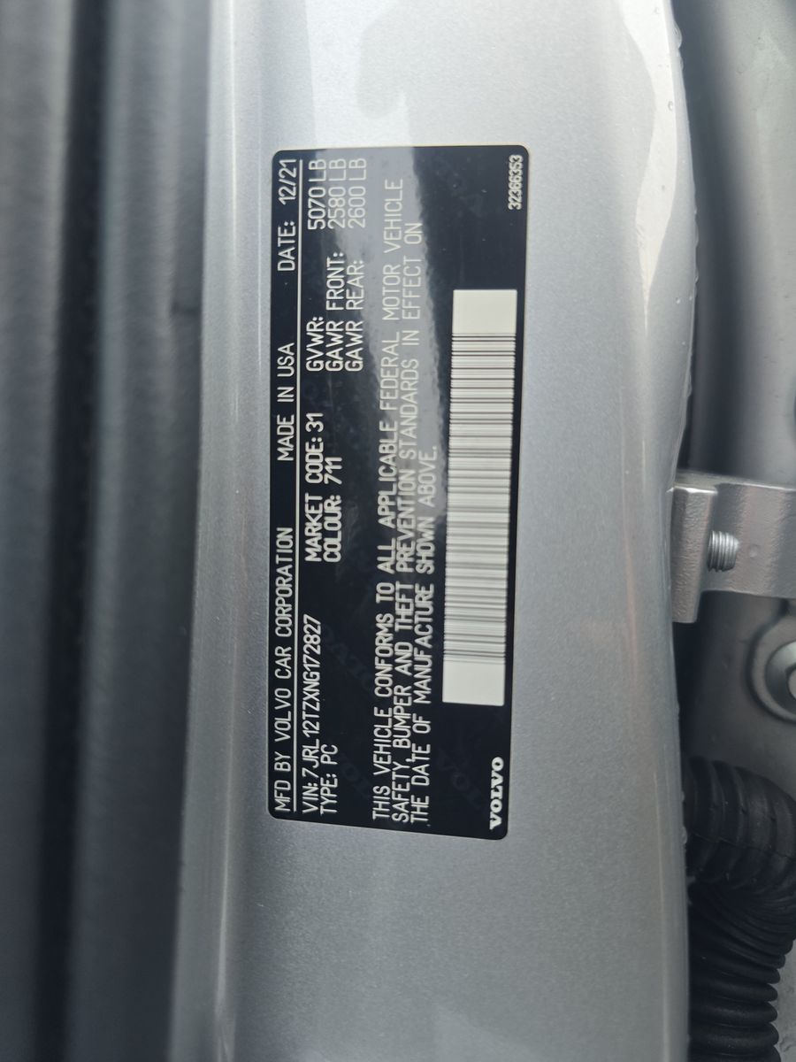 2022 Volvo S60 B5 Momentum AWD