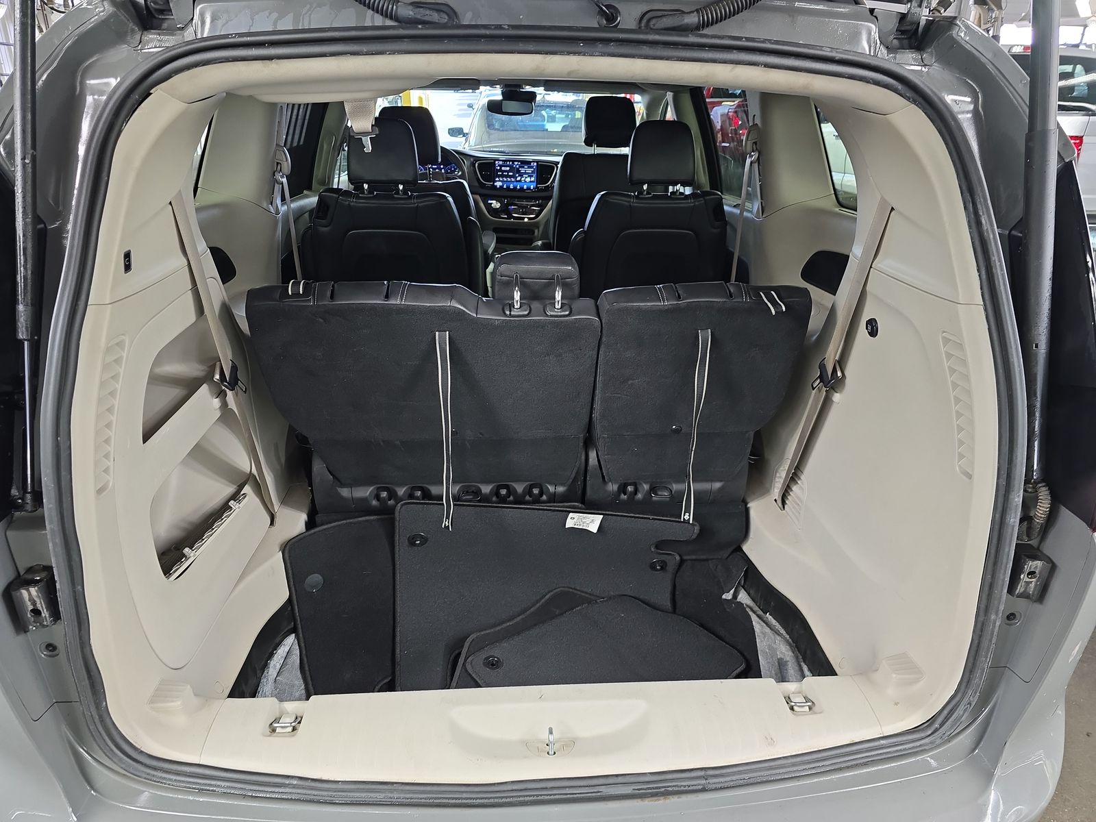 2022 Chrysler Pacifica Touring L FWD