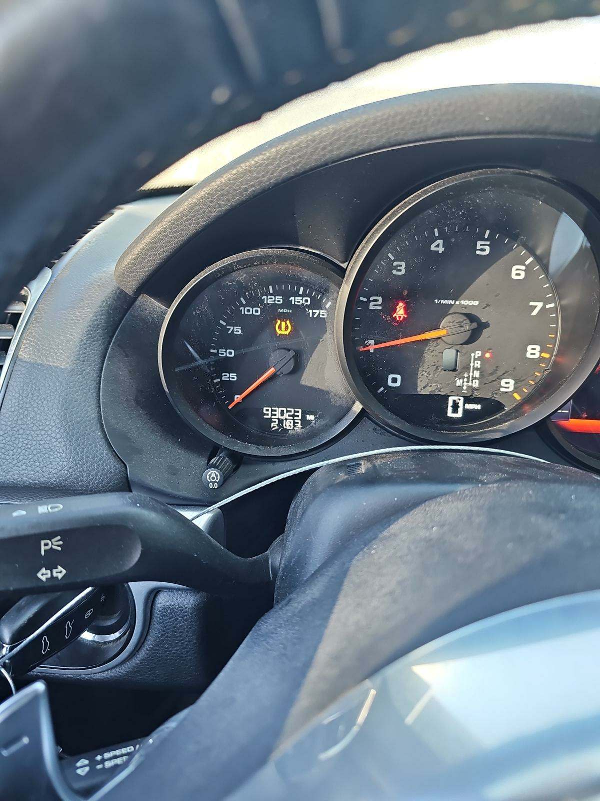 2016 Porsche Cayman Base RWD