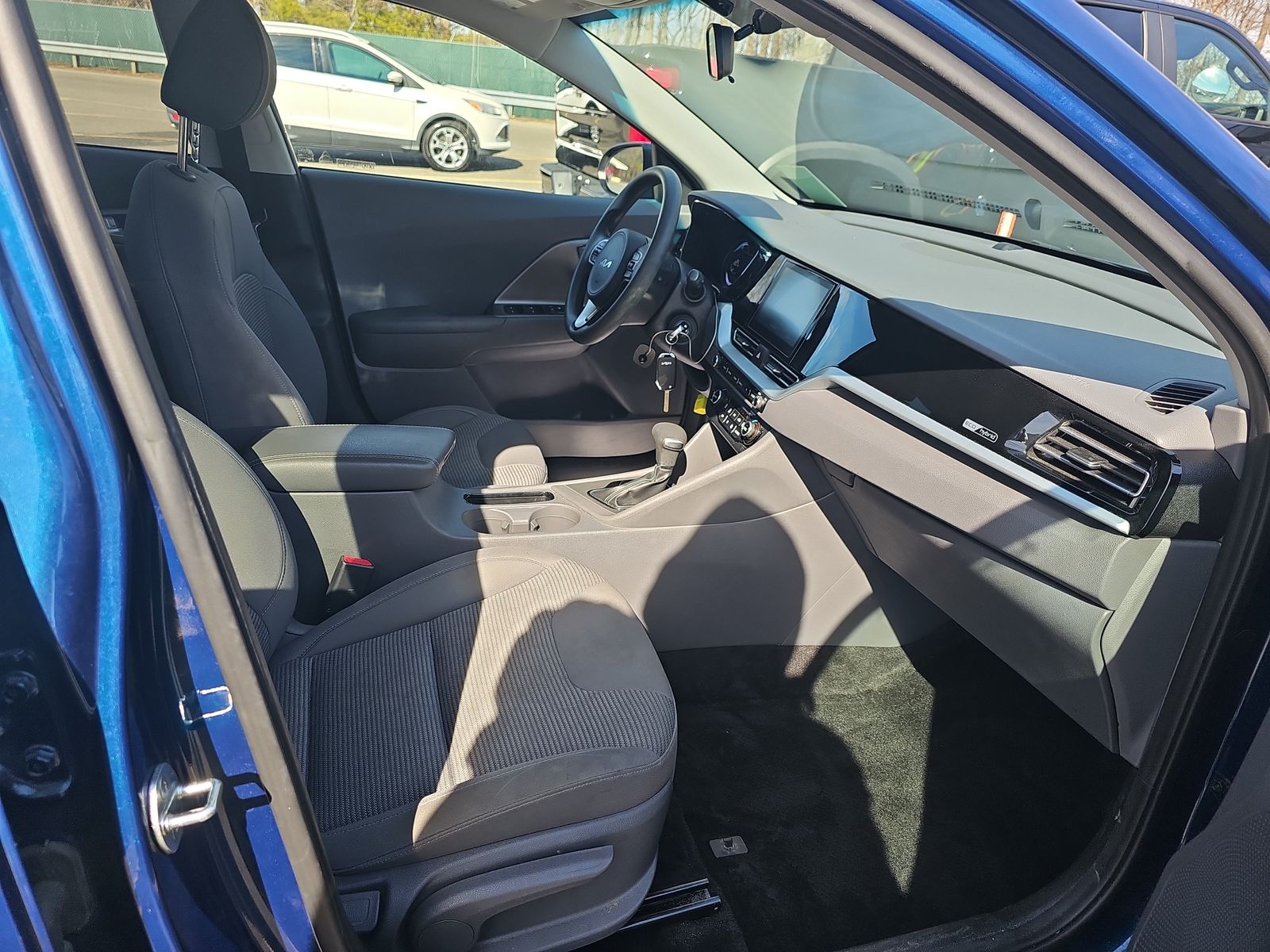 2022 Kia Niro LX FWD