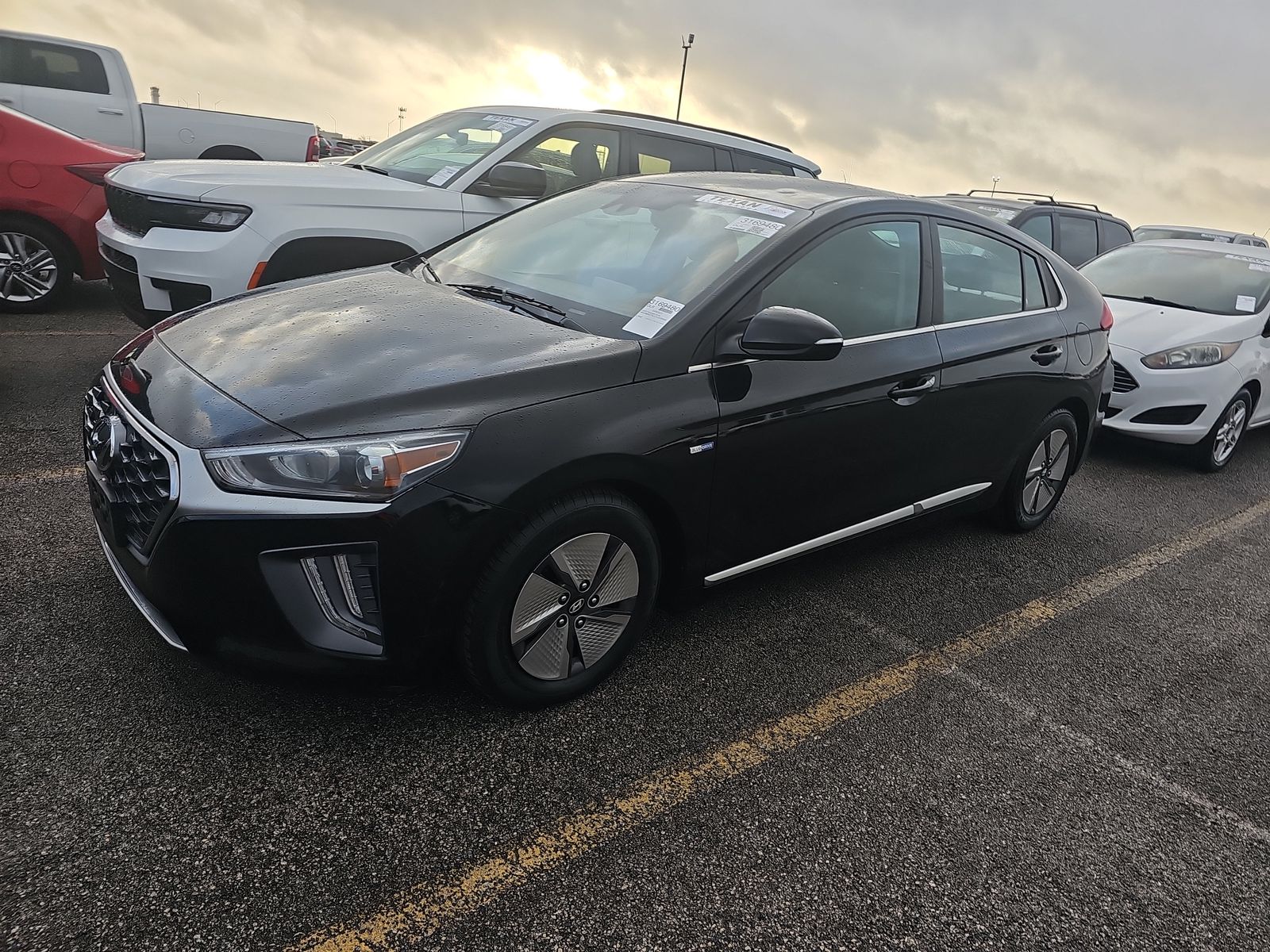 2020 Hyundai Ioniq Hybrid SE FWD