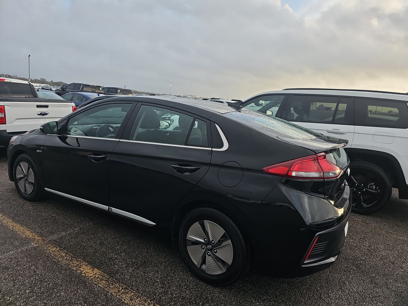 2020 Hyundai Ioniq Hybrid SE FWD