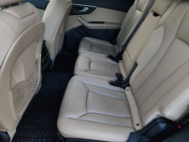 Audi Q7 Premium Plus 55 TFSI снимка Audi Q7 Premium Plus 55 TFSI