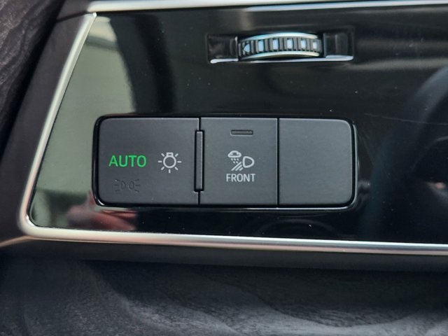 Audi Q7 Premium Plus 55 TFSI снимка Audi Q7 Premium Plus 55 TFSI