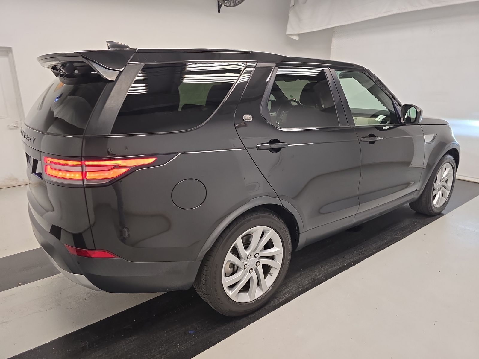 2017 Land Rover Discovery HSE AWD