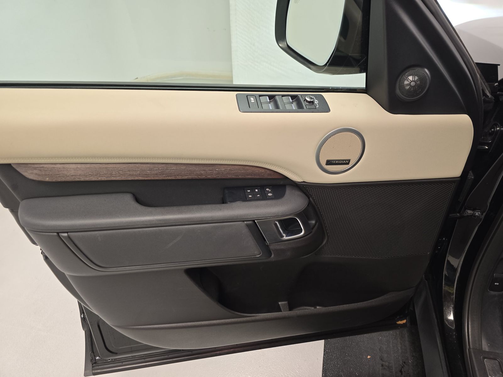 2017 Land Rover Discovery HSE AWD