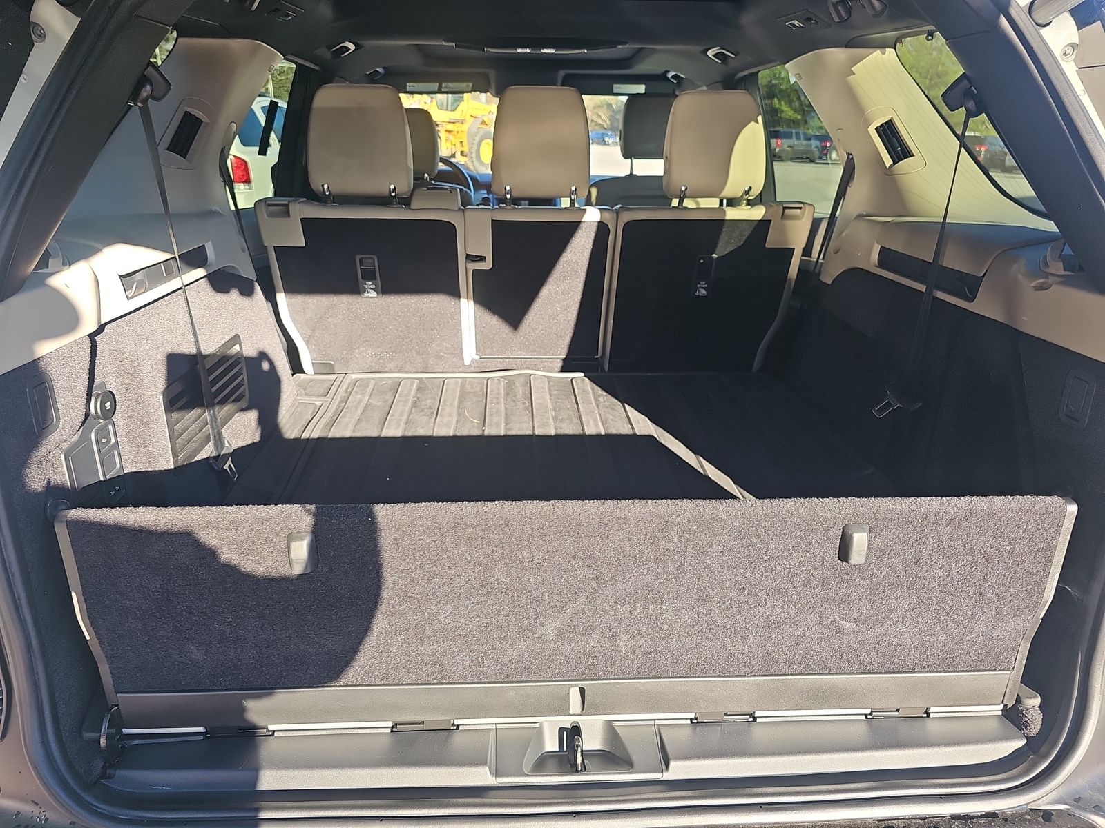 2020 Land Rover Discovery Landmark Edition AWD