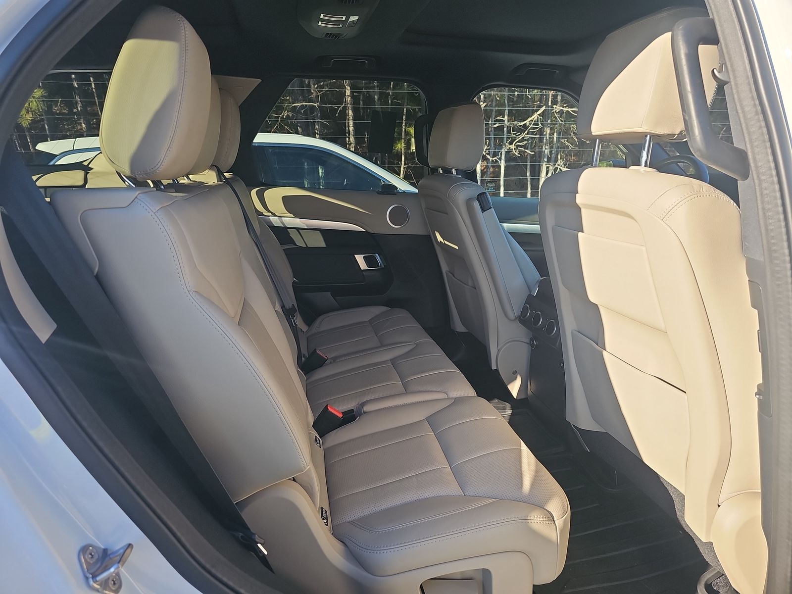 2020 Land Rover Discovery Landmark Edition AWD