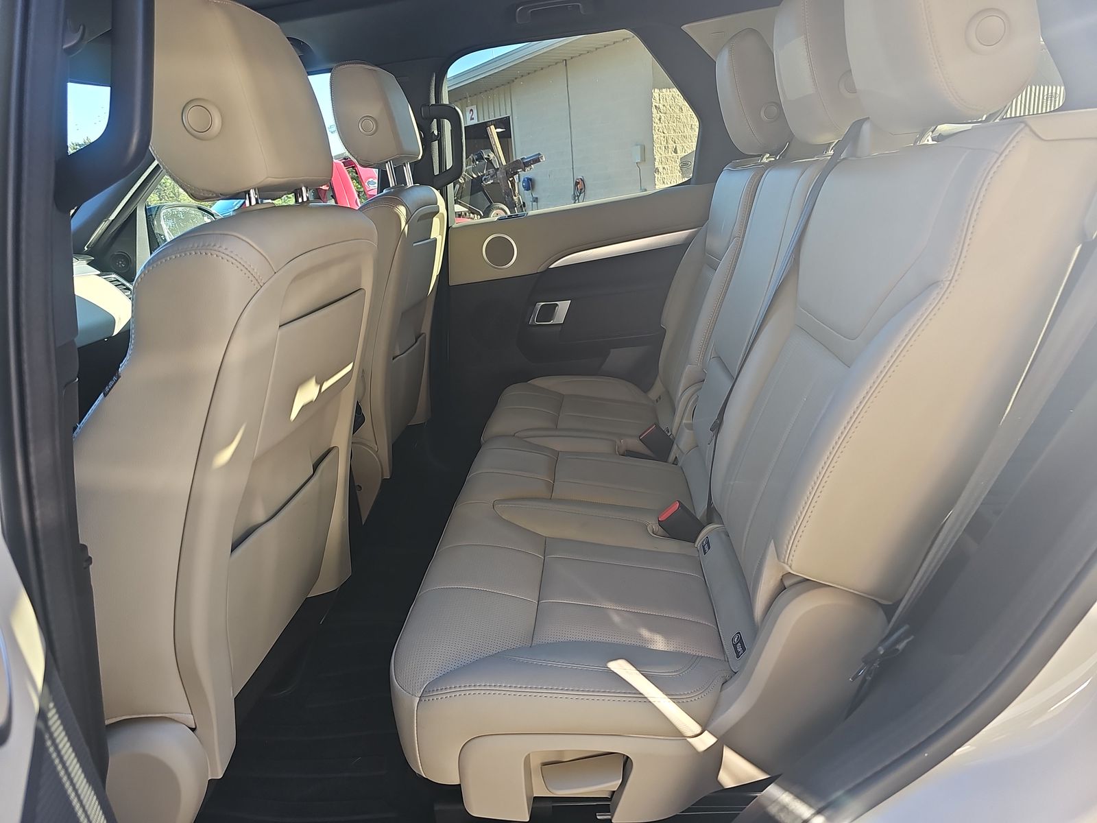 2020 Land Rover Discovery Landmark Edition AWD