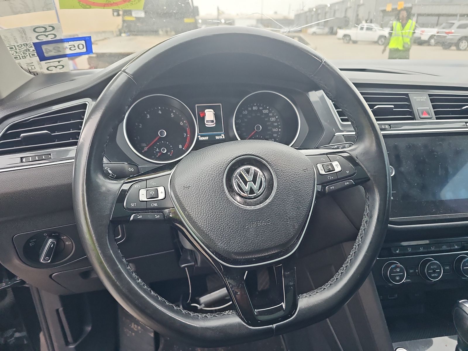 2018 Volkswagen Tiguan 2.0T SEL FWD