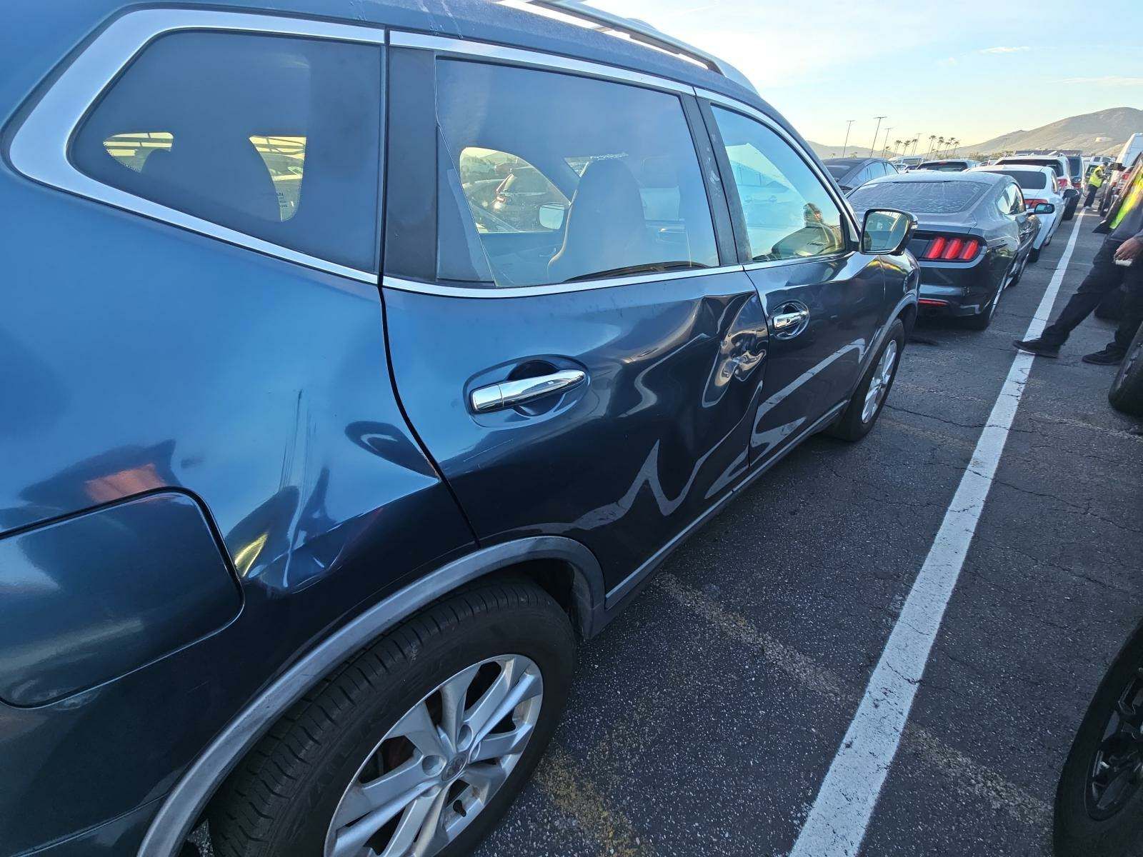 2016 Nissan Rogue SV FWD