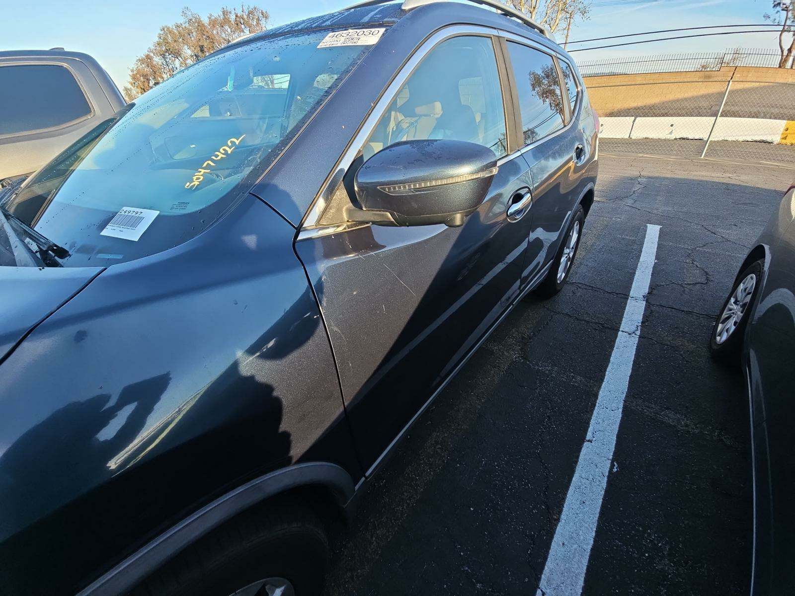 2016 Nissan Rogue SV FWD