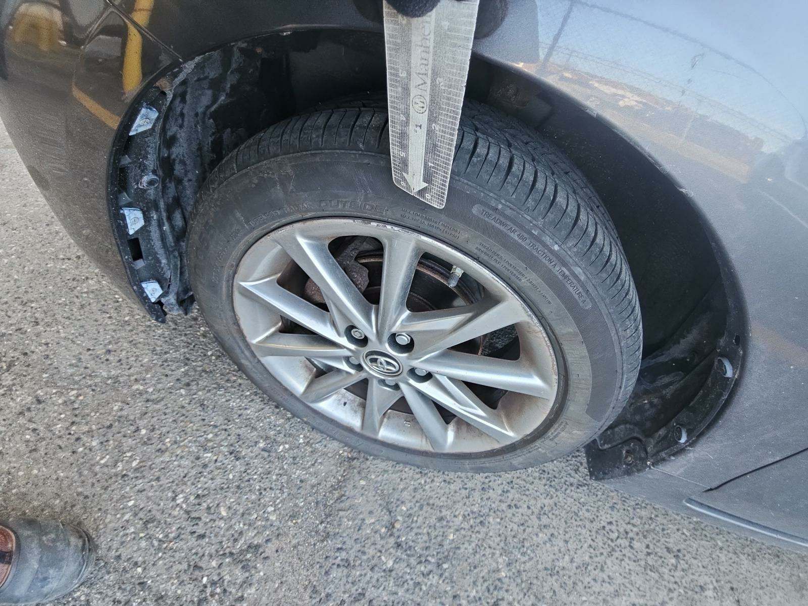 2015 Toyota Prius v Five FWD