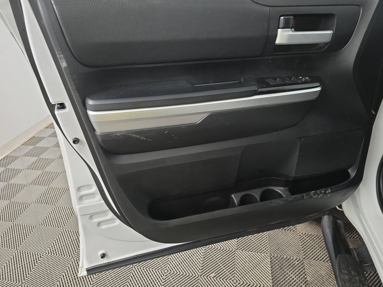 2017 Toyota Tundra SR5 RWD