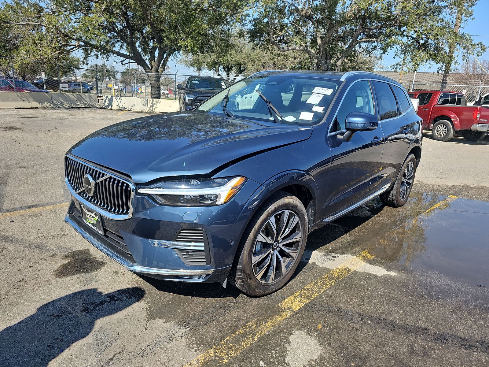 2023 Volvo XC60 B5 Plus AWD