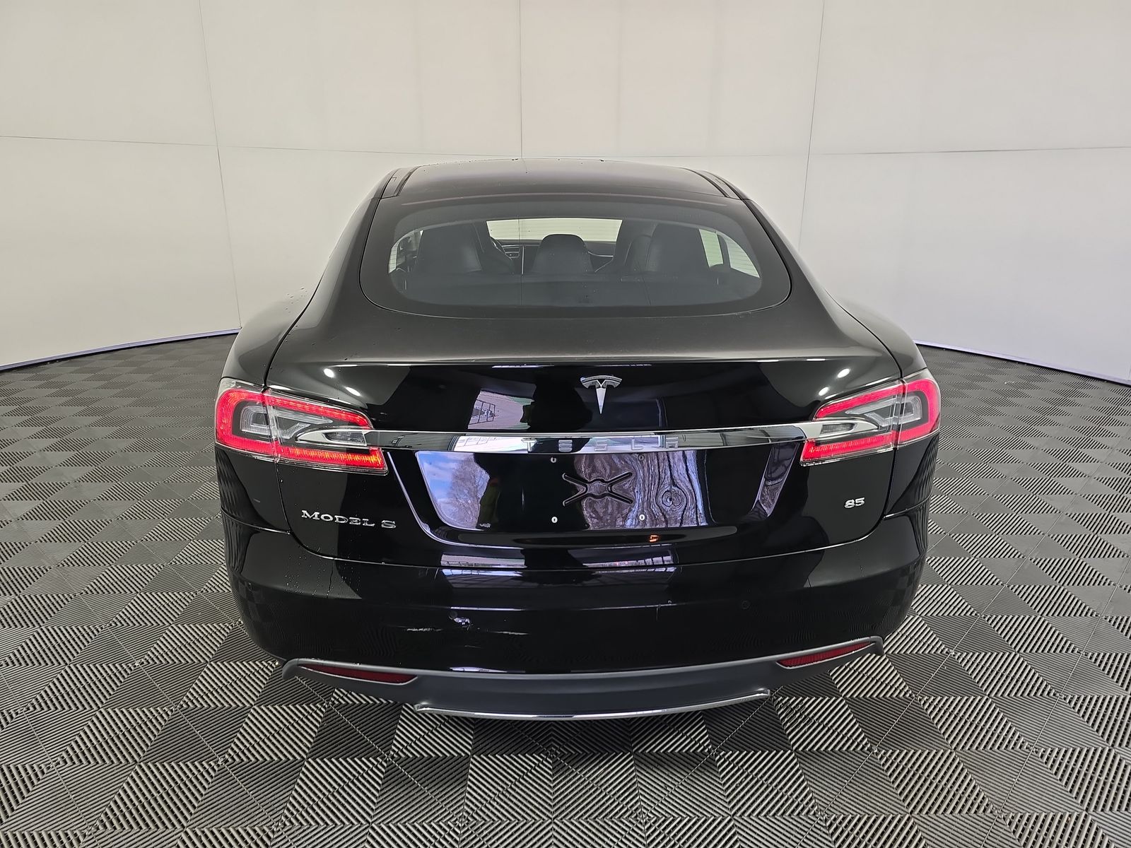 2014 Tesla Model S 85 RWD