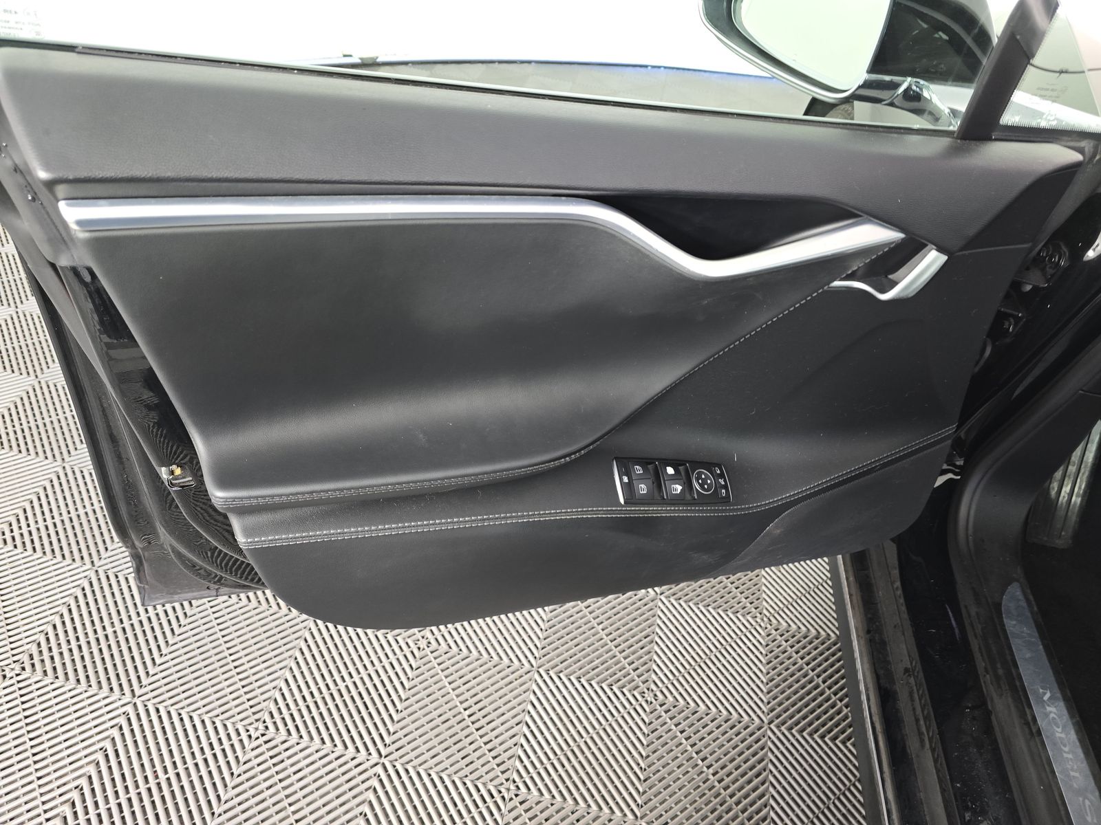 2014 Tesla Model S 85 RWD