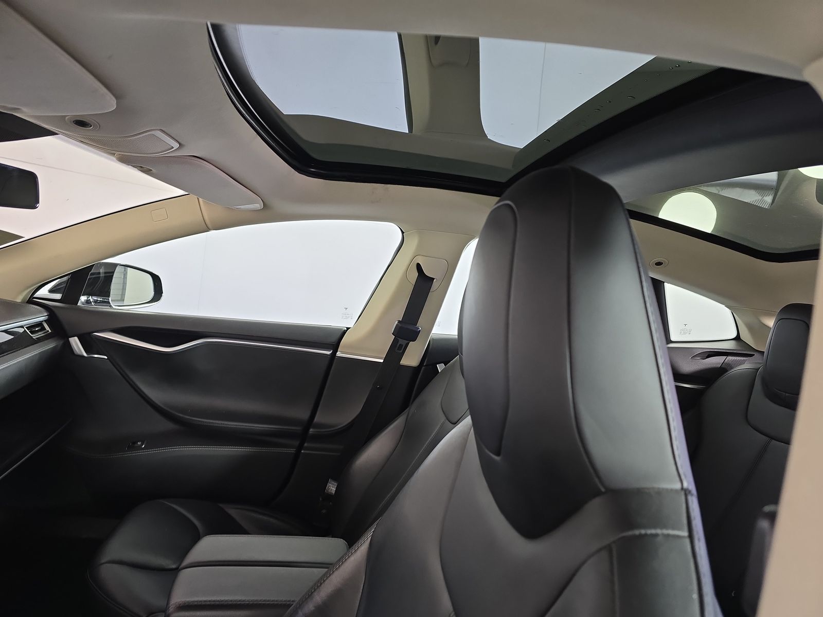 2014 Tesla Model S 85 RWD