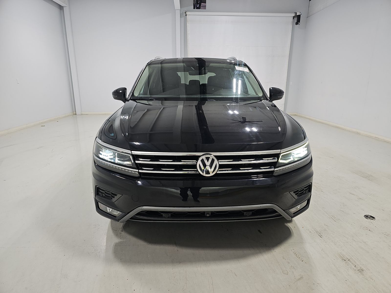 Volkswagen Tiguan SEL Premium снимка Volkswagen Tiguan SEL Premium