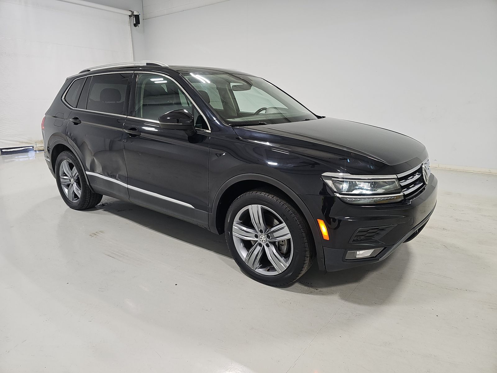 Volkswagen Tiguan SEL Premium снимка Volkswagen Tiguan SEL Premium