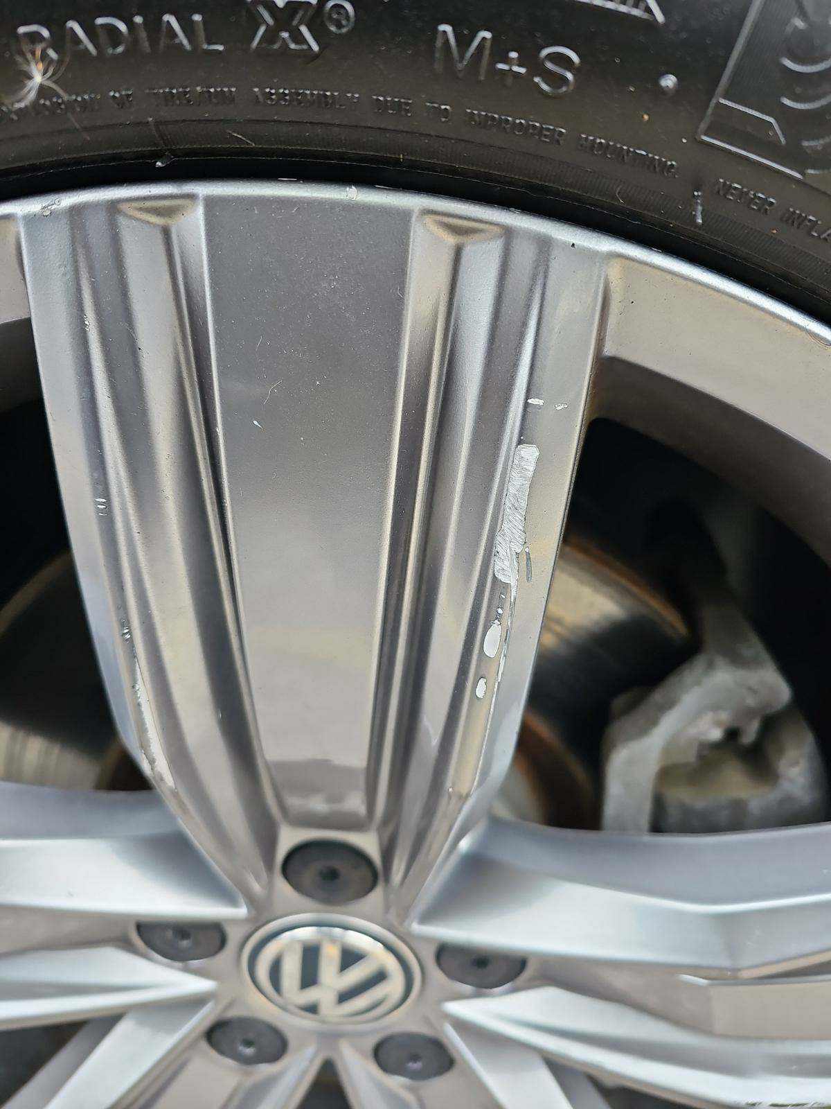 Volkswagen Tiguan SEL Premium снимка Volkswagen Tiguan SEL Premium