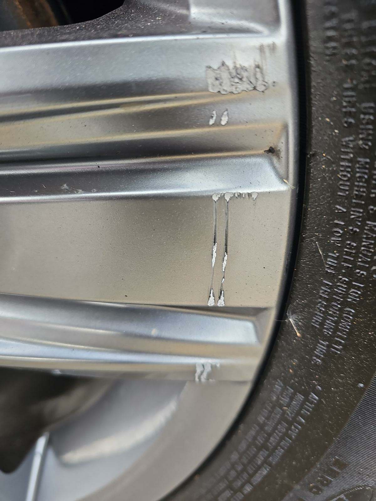 Volkswagen Tiguan SEL Premium снимка Volkswagen Tiguan SEL Premium