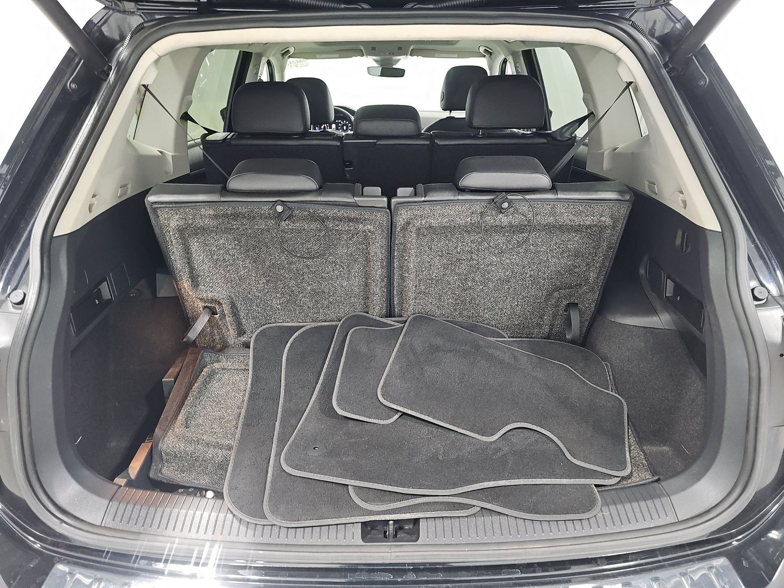 Volkswagen Tiguan SEL Premium снимка Volkswagen Tiguan SEL Premium