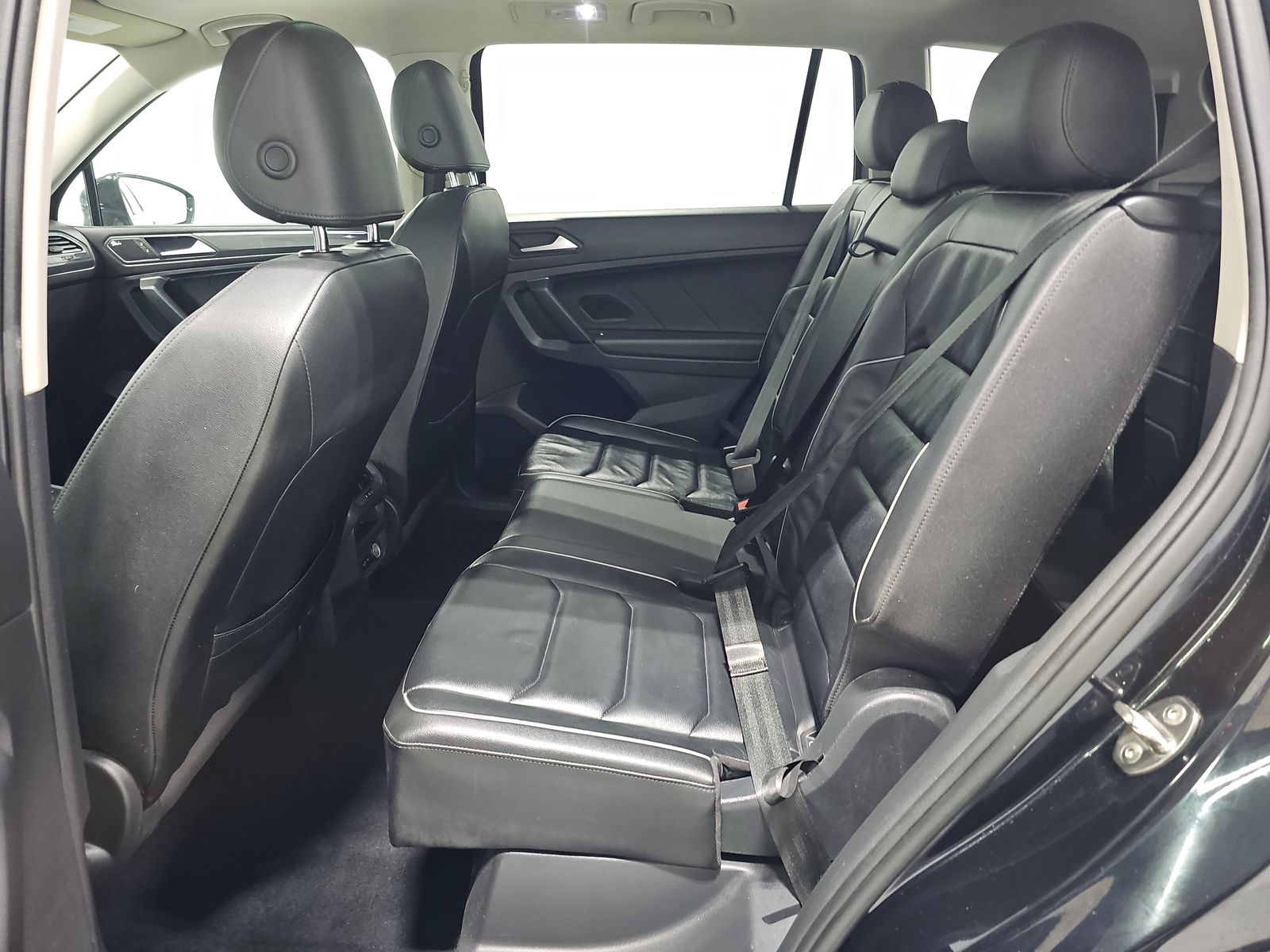 Volkswagen Tiguan SEL Premium снимка Volkswagen Tiguan SEL Premium